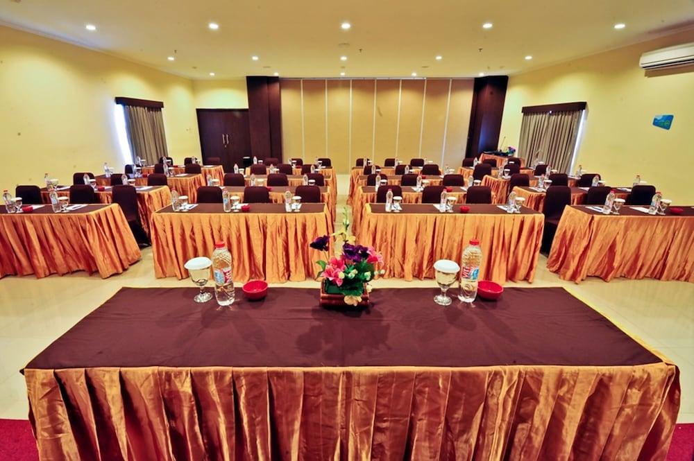 Everyday Smart Hotel - Malang Exterior foto